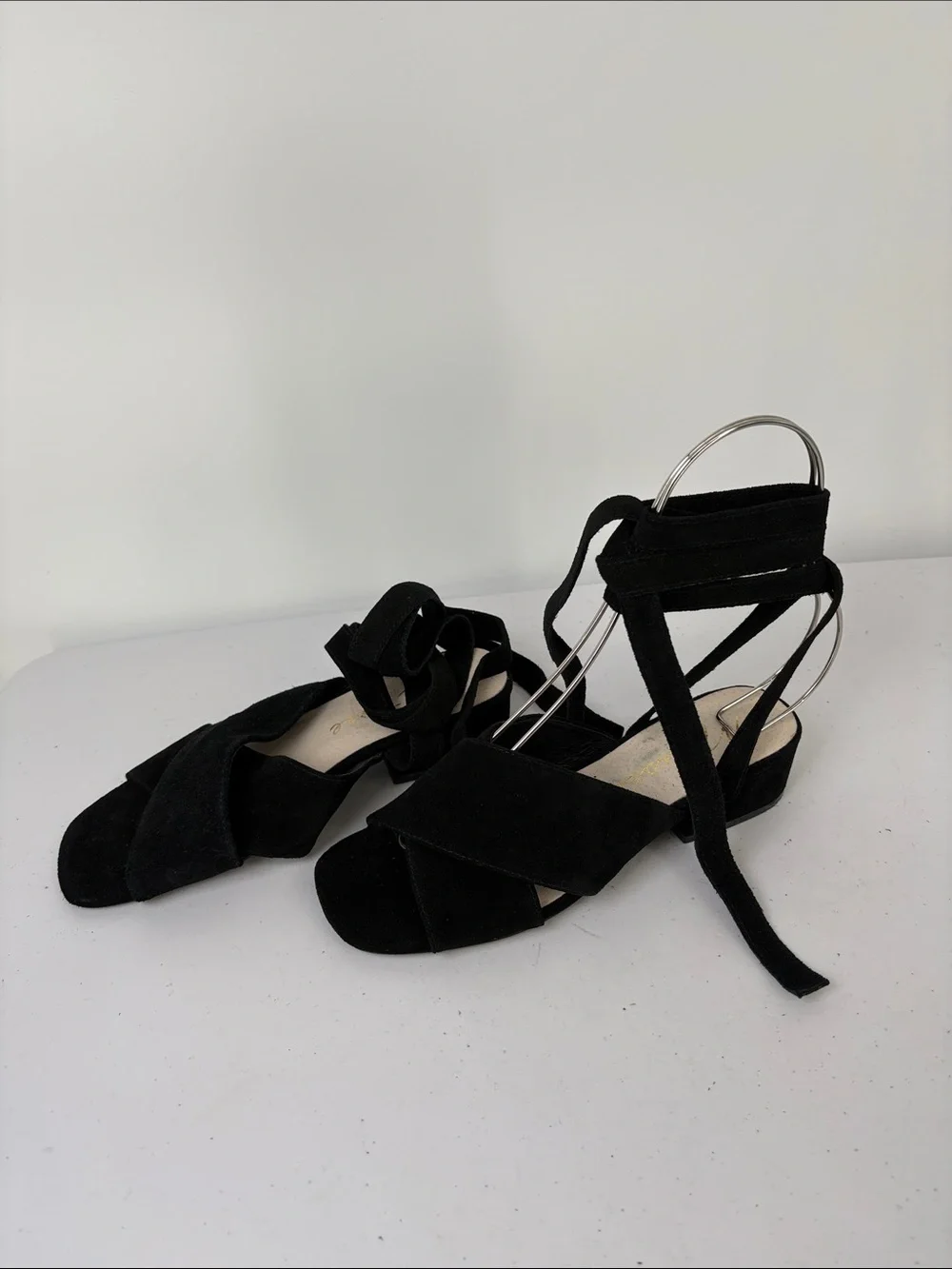👞 nwot Matisse Frenzy Black Suede Lace-Up Open-Toe Sandals